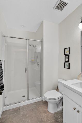 5009 Moonraker Ln, Roseville, CA 95747