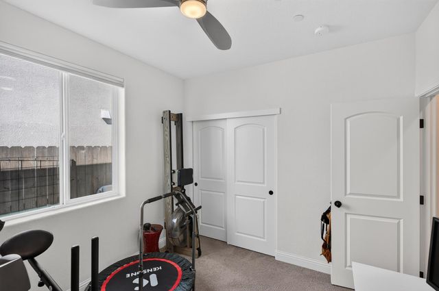5009 Moonraker Ln, Roseville, CA 95747