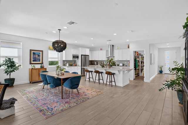 5009 Moonraker Ln, Roseville, CA 95747