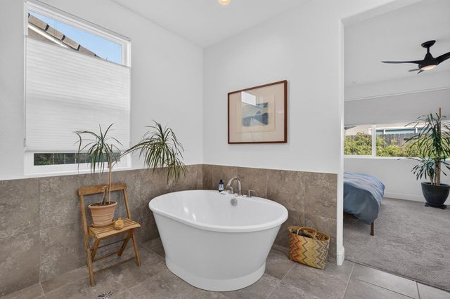 5009 Moonraker Ln, Roseville, CA 95747