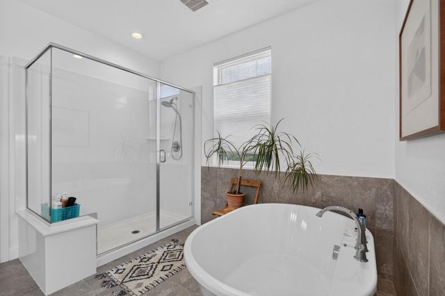 5009 Moonraker Ln, Roseville, CA 95747