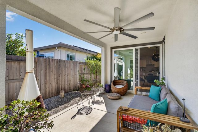 5009 Moonraker Ln, Roseville, CA 95747