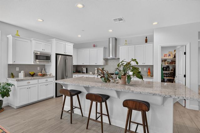5009 Moonraker Ln, Roseville, CA 95747