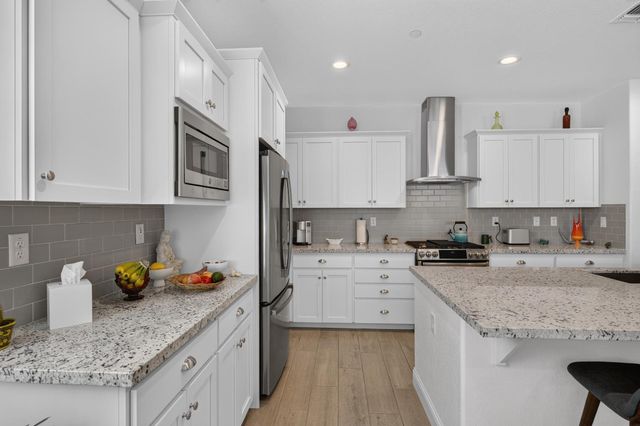 5009 Moonraker Ln, Roseville, CA 95747