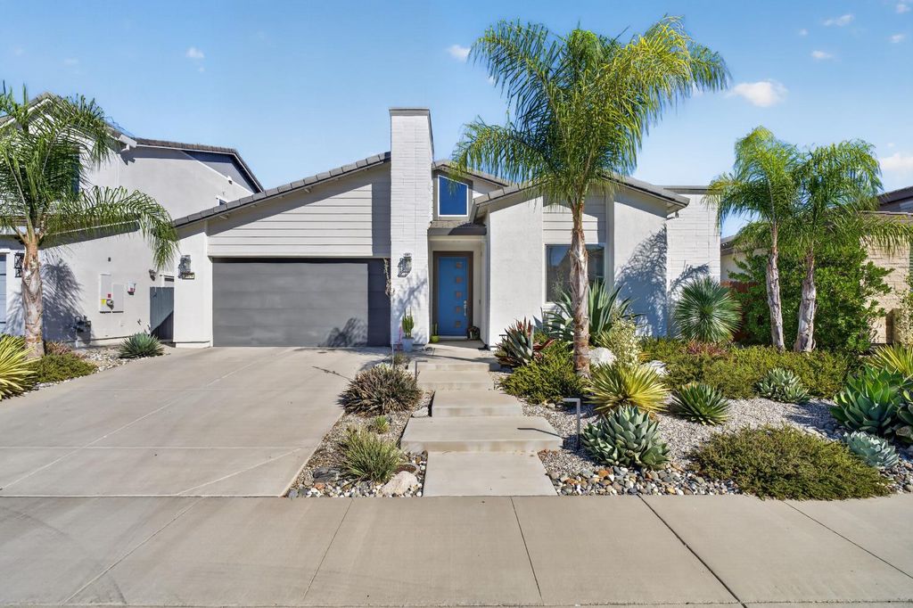 5009 Moonraker Ln, Roseville, CA 95747