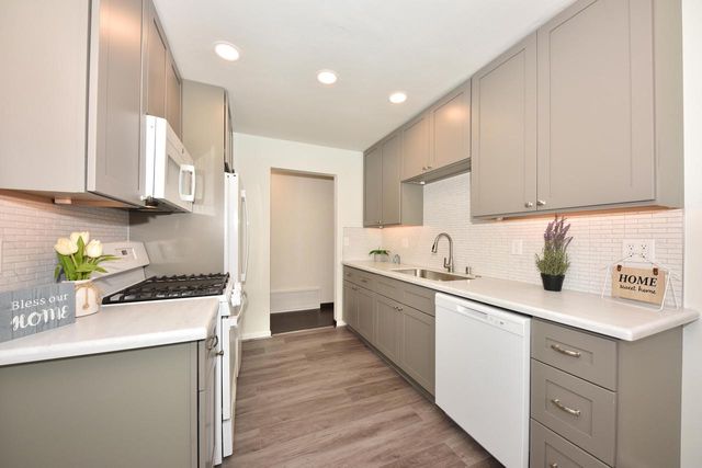 4314 N 68th STREET, Milwaukee, WI 53216