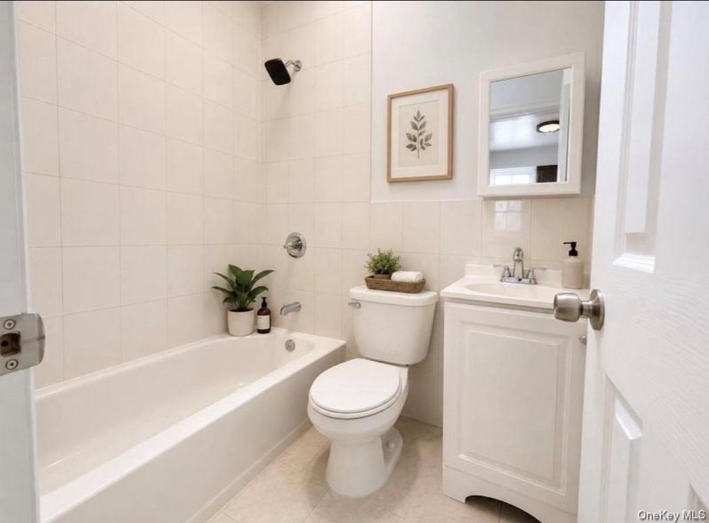 5712 Xenia St, Corona, NY 11368 — photo 5