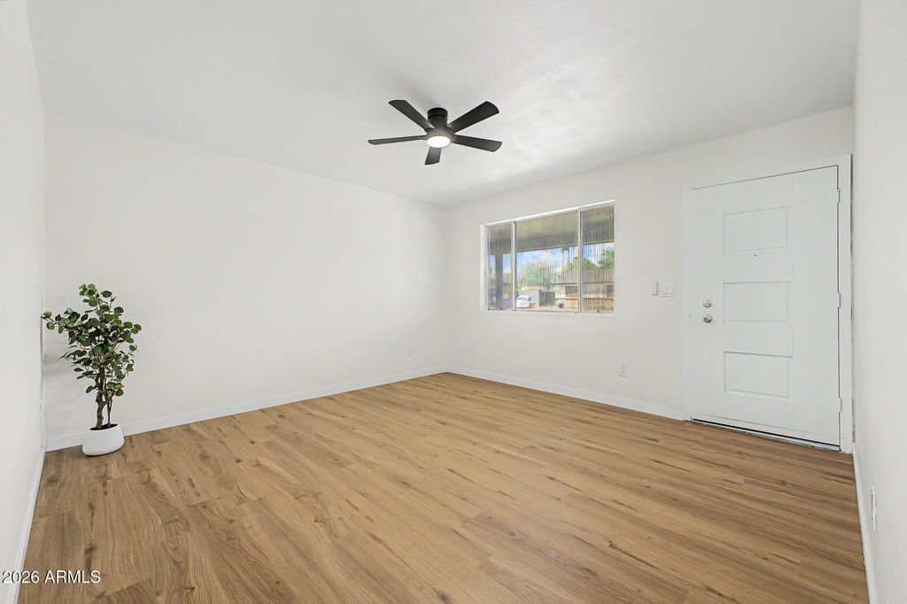 4219 W SUNNYSIDE Avenue, Phoenix, AZ 85029 — photo 4