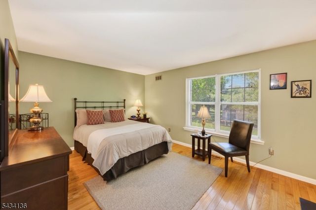 147 Picadilly Pl, Franklin Twp., NJ 08873
