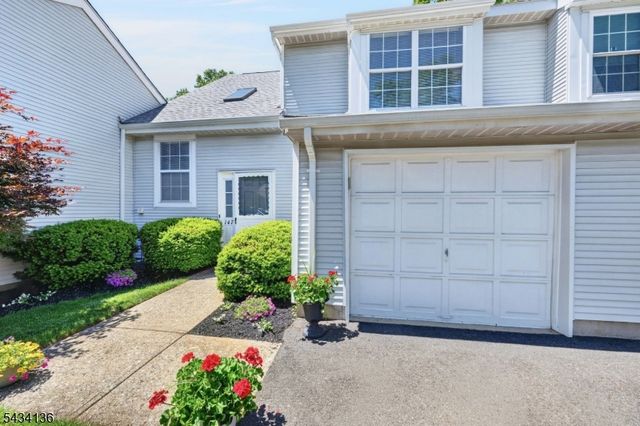 147 Picadilly Pl, Franklin Twp., NJ 08873