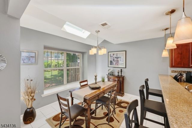 147 Picadilly Pl, Franklin Twp., NJ 08873