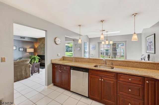 147 Picadilly Pl, Franklin Twp., NJ 08873