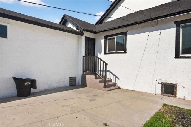 1052 W 74th, Los Angeles, CA 90044