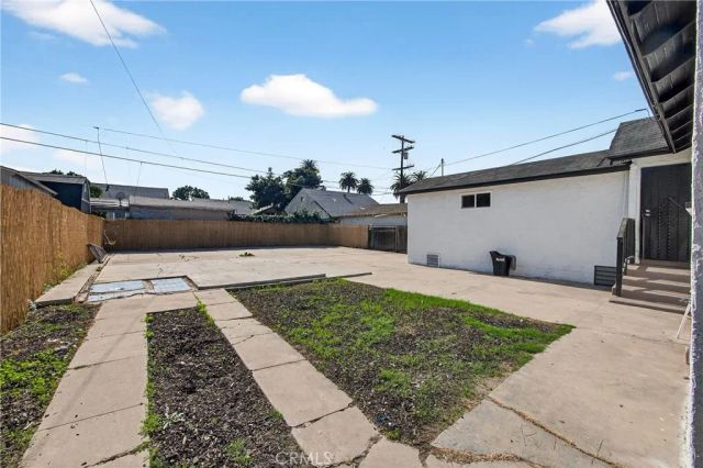 1052 W 74th, Los Angeles, CA 90044