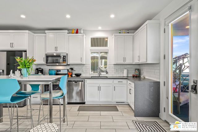 256 Lei Drive, Palm Springs, CA 92264