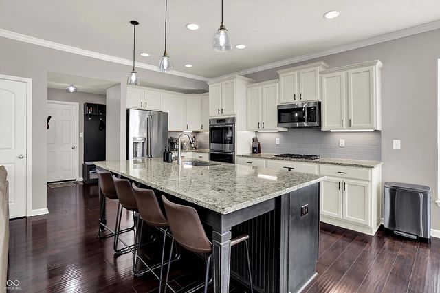 6412 Silver Maple Way, Zionsville, IN 46077