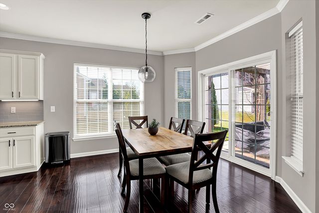 6412 Silver Maple Way, Zionsville, IN 46077