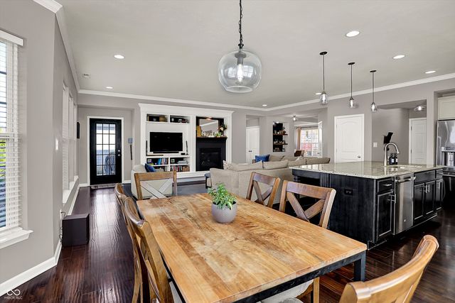 6412 Silver Maple Way, Zionsville, IN 46077