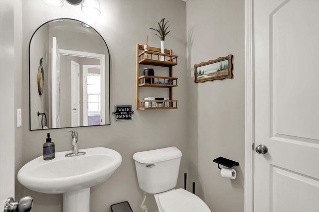 6412 Silver Maple Way, Zionsville, IN 46077