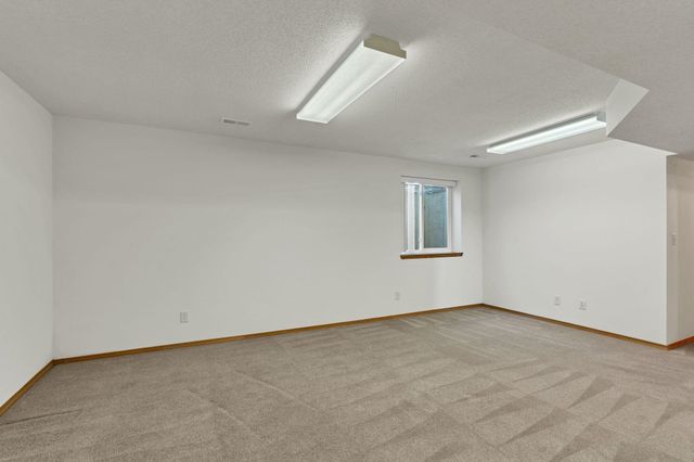 805 N Bay Country, Wichita, KS 67235