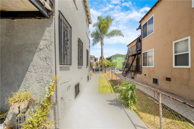 1918 W 35th Street, Los Angeles, CA 90018