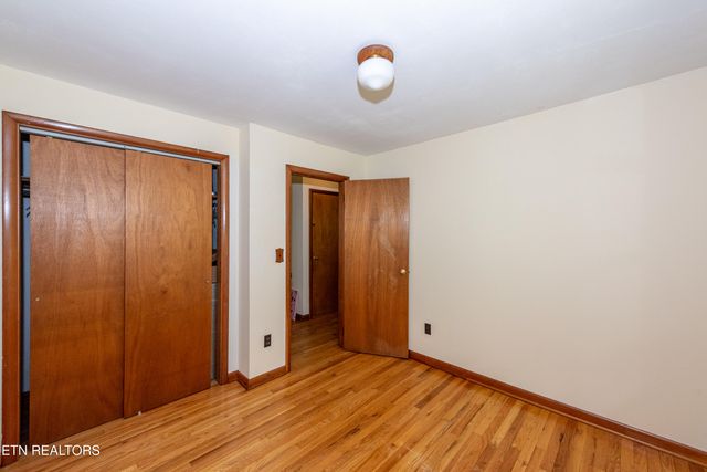 1216 Galyon Rd, Maryville, TN 37803