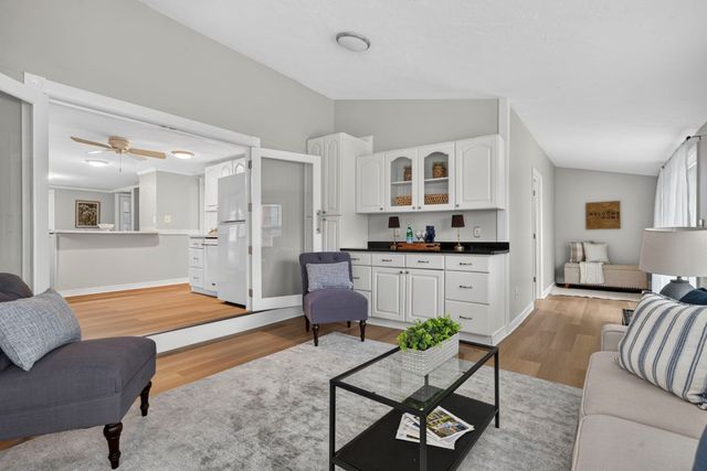 67 Trefton Dr, Braintree, MA 02184