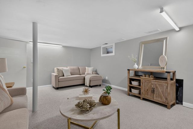 67 Trefton Dr, Braintree, MA 02184