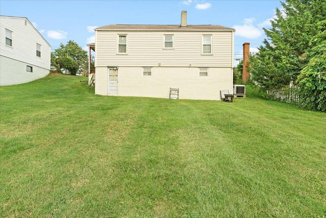 N 519 Bruffey ST, Salem, VA 24153
