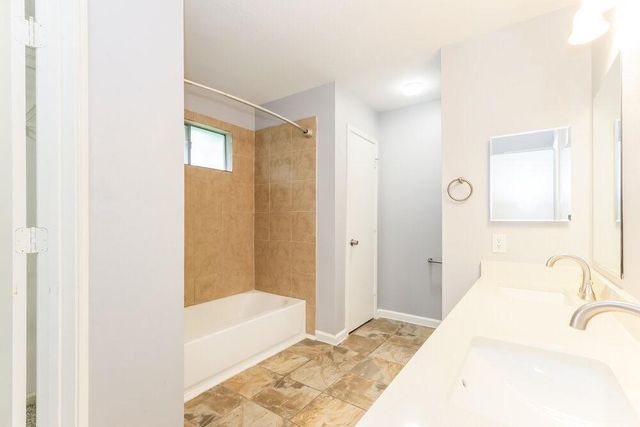 318 Lazy Lane, Montgomery, TX 77356