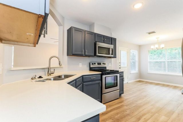 318 Lazy Lane, Montgomery, TX 77356