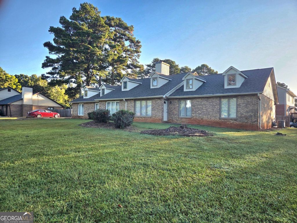 2118 Fieldstone View Court, Conyers, GA 30013 — exterior