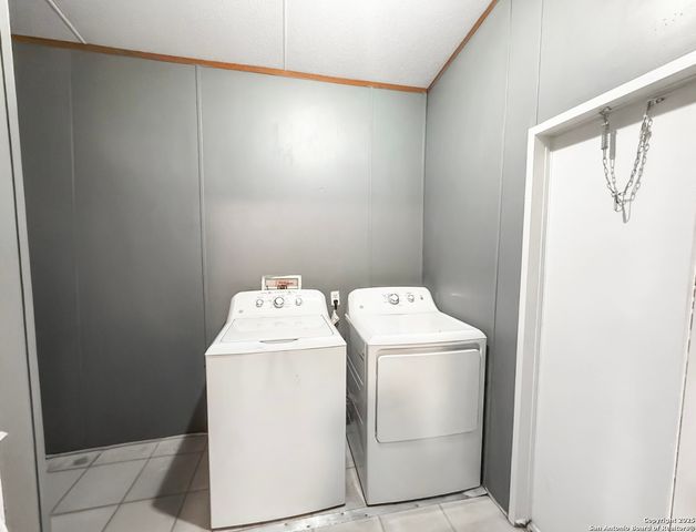 4445 Smokey Ridge, Von Ormy, TX 78073