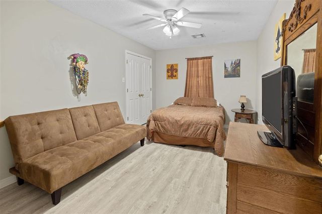 14092 Hwy 101 Highway, Iowa, LA 70647