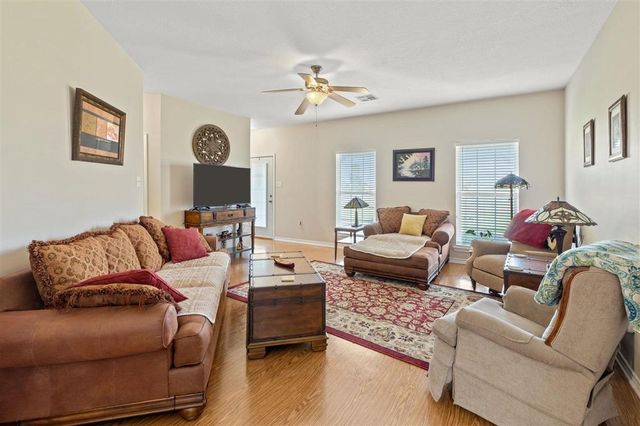 14092 Hwy 101 Highway, Iowa, LA 70647