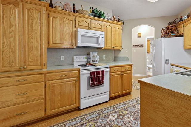 14092 Hwy 101 Highway, Iowa, LA 70647