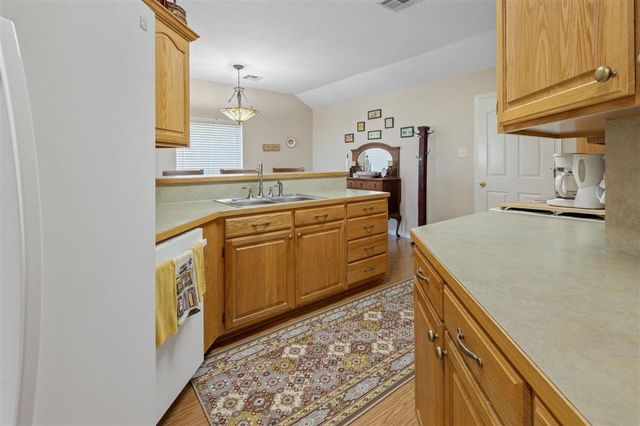 14092 Hwy 101 Highway, Iowa, LA 70647