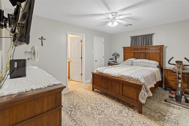 14092 Hwy 101 Highway, Iowa, LA 70647