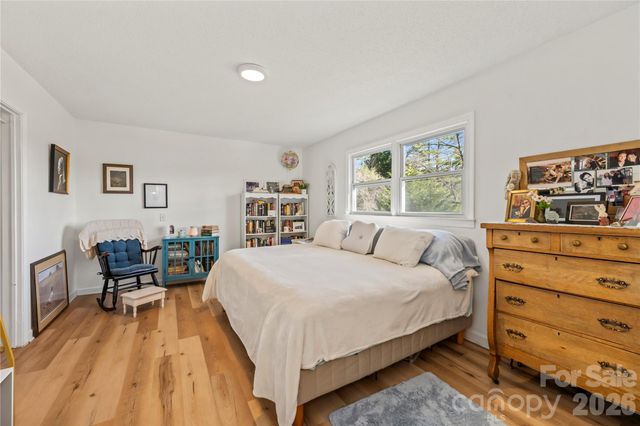 1501 Hebron Road, Hendersonville, NC 28739