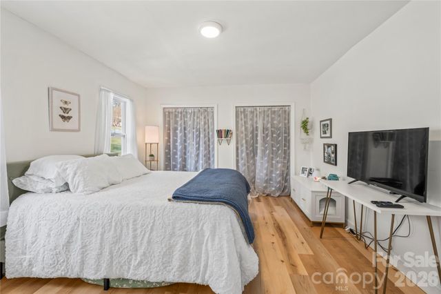 1501 Hebron Road, Hendersonville, NC 28739