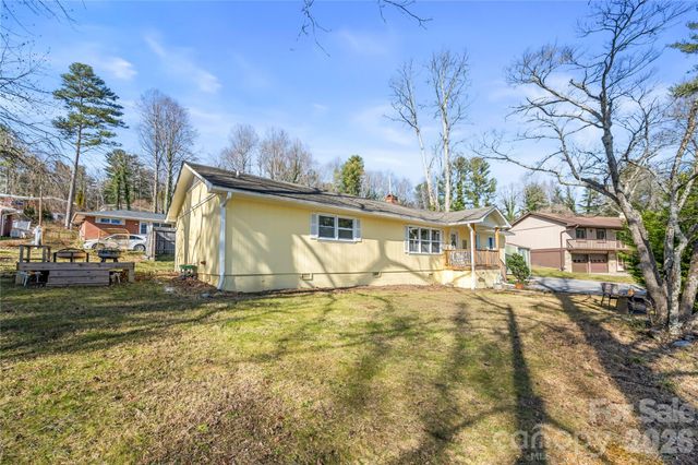 1501 Hebron Road, Hendersonville, NC 28739