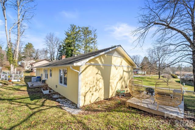 1501 Hebron Road, Hendersonville, NC 28739