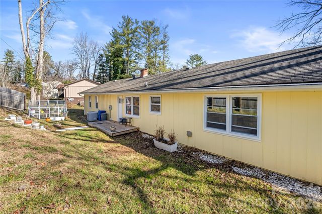 1501 Hebron Road, Hendersonville, NC 28739