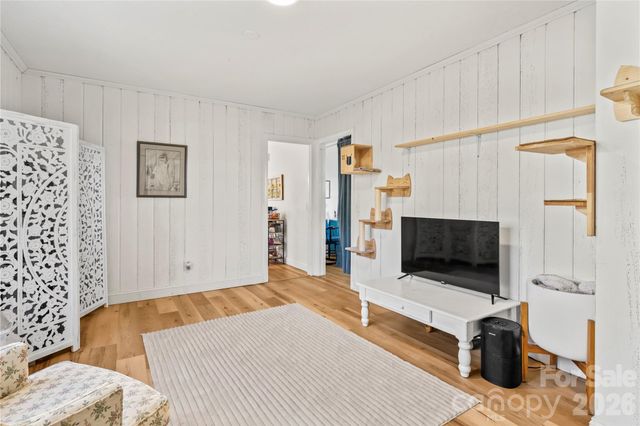 1501 Hebron Road, Hendersonville, NC 28739