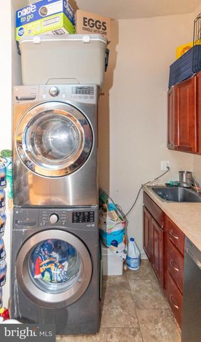 316 S BROADWAY, Baltimore, MD 21231