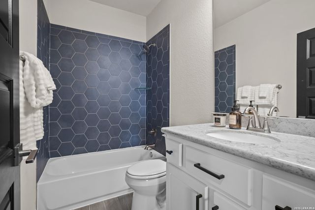 226 Vizcaya, Boerne, TX 78006