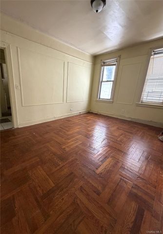 719 E 242nd Street, Bronx, NY 10470