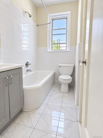 719 E 242nd Street, Bronx, NY 10470