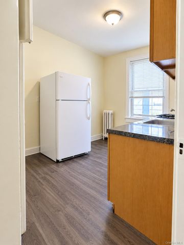 719 E 242nd Street, Bronx, NY 10470