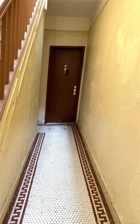 719 E 242nd Street, Bronx, NY 10470 — photo 3